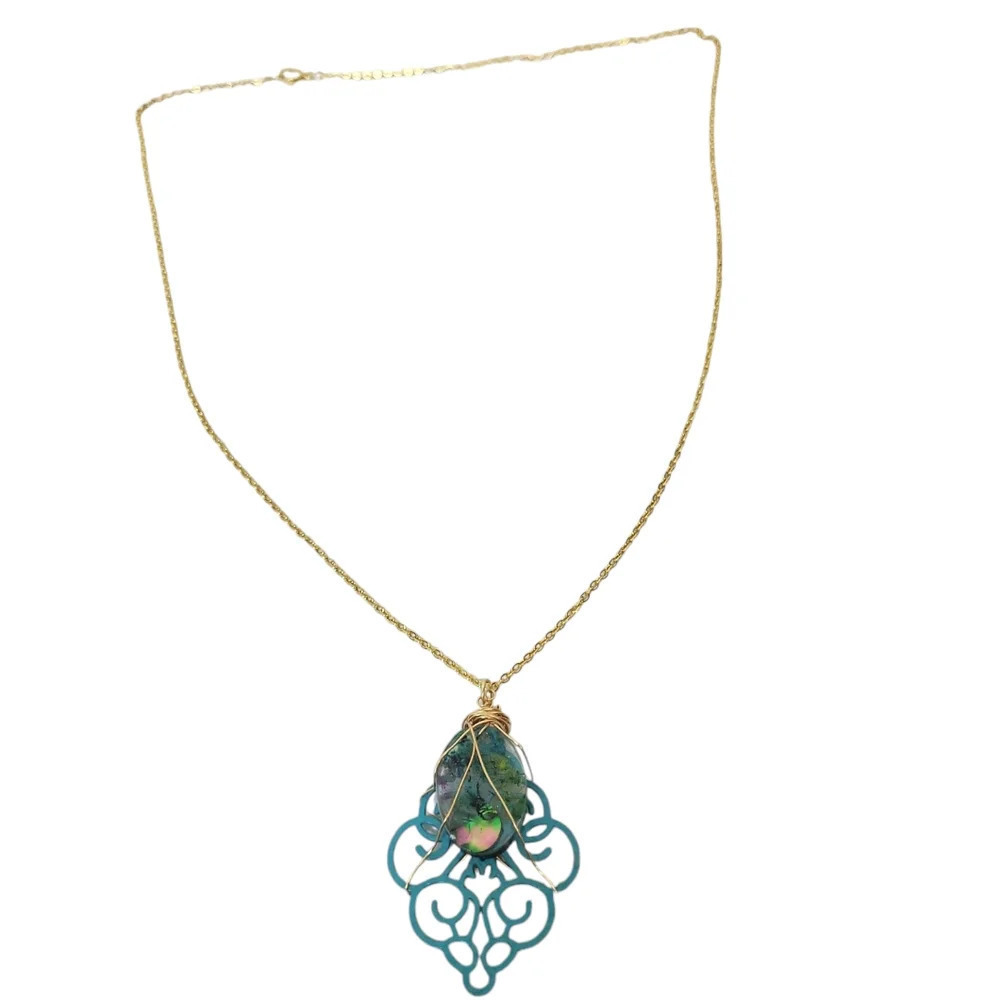 18K Gold Plated Resin Abalone Blue Medallion Cable Necklace - Picture 3 of 4